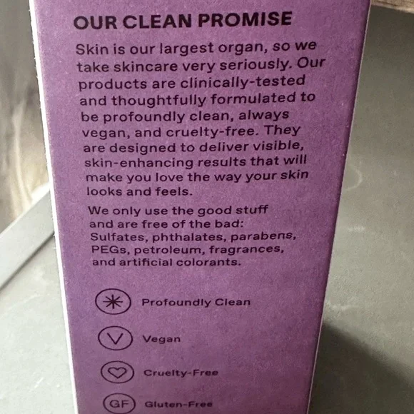 Plumping Peptide Serum - White - Picture 4 of 4